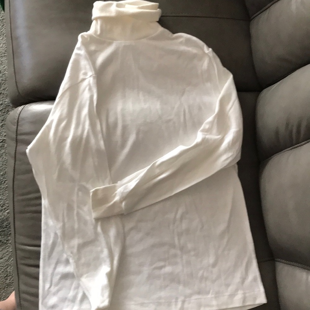Women’s size large turtle neck NWT